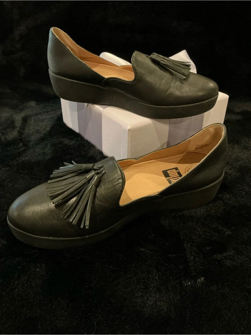 Fitflop Black Tassel Slip-On Loafers Size 6.5